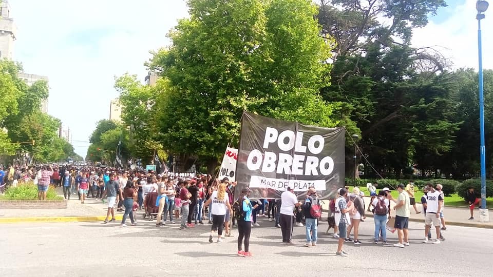 MOVIMIENTOS PIQUETEROS LE RODEARON LA MUNICIPALIDAD A MONTENEGRO