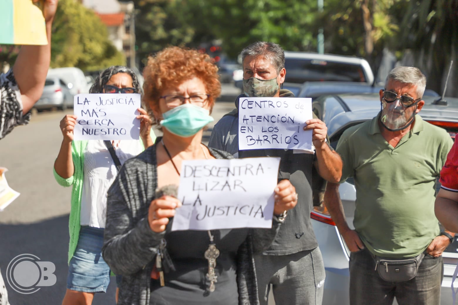 VECINOS DEL SUR HARTOS DE LA INSEGURIDAD MARCHARON A LA FISCALÍA GENERAL