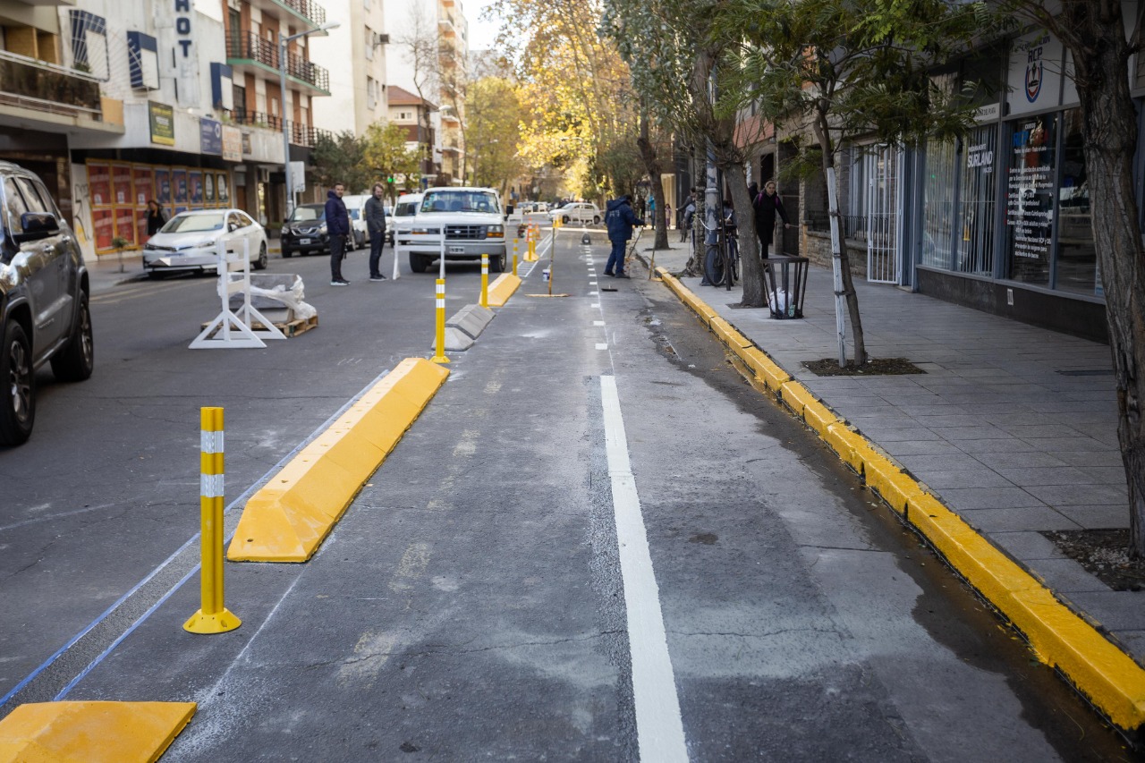 Avanzan las obras de señalización de la red de ciclovías que unirá plazas fundacionales
