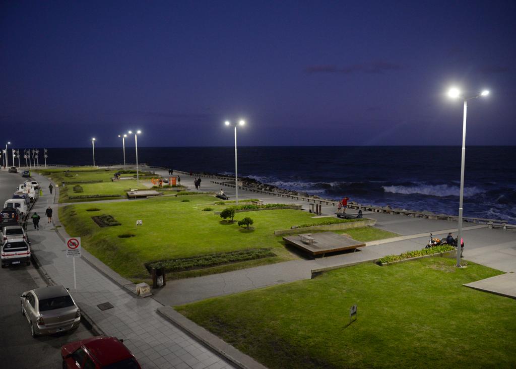El Paseo Punta Iglesias ya cuenta con iluminación LED