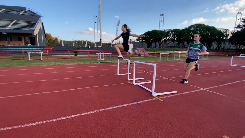La Municipalidad realiza trabajos de mantenimiento y recuperación en la Pista de Atletismo