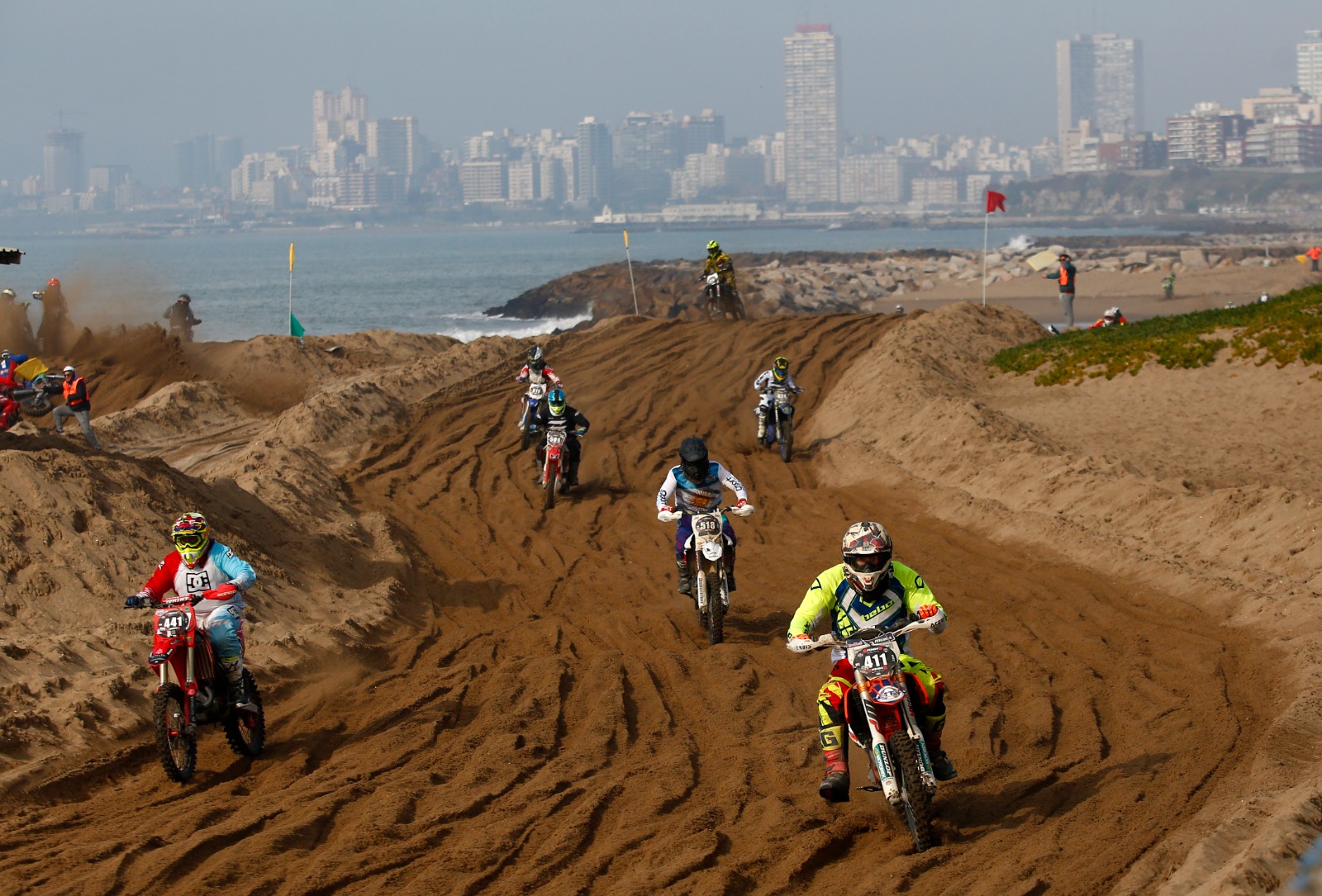Enduro: cortes de tránsito y modificación de recorridos de colectivos