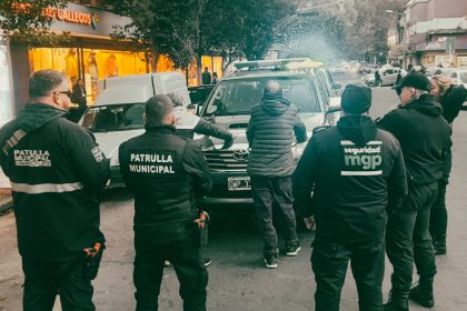 Operativos en la vía pública: 122 infracciones por cuidacoches, 280 motos secuestradas y 22 aprehendidos en lo que va de abril