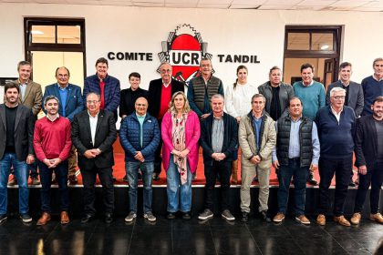 Los Intendentes radicales bonaerenses buscan un acuerdo con el PRO, pero sin LLA