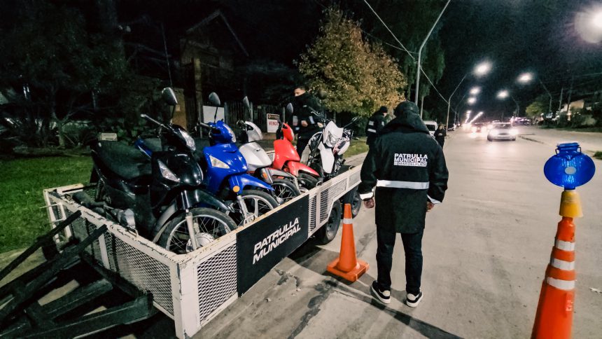 Operativos en la vía pública: 228 infracciones a cuidacoches y 360 motos secuestradas en lo que va de mayo