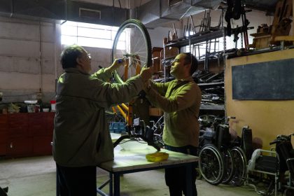 Avanza la reparación de bicicletas en el marco de un programa de movilidad y entrenamiento