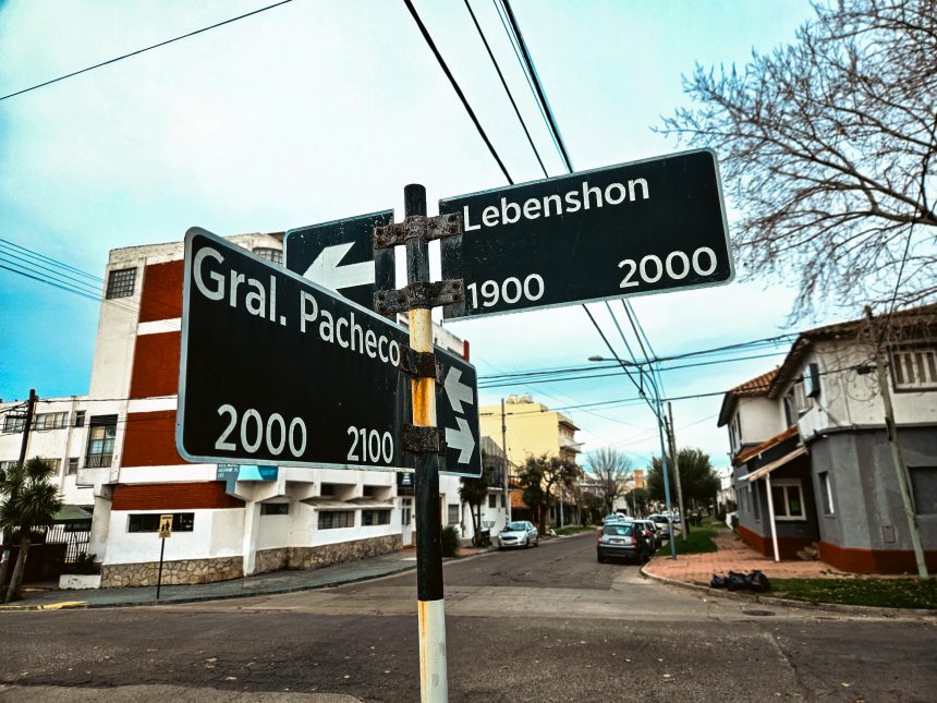 Cambia el sentido de circulación en la calle Ángel Pacheco y se modifica el recorrido de la línea 523