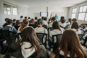 El Municipio capacitó a más de 800 estudiantes sobre estafas online y ludopatía