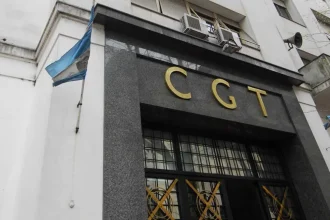 La CGT hará una movilización en contra de Javier Milei a San Cayetano, mientras que aguarda la oferta electoral de Axel Kicillof