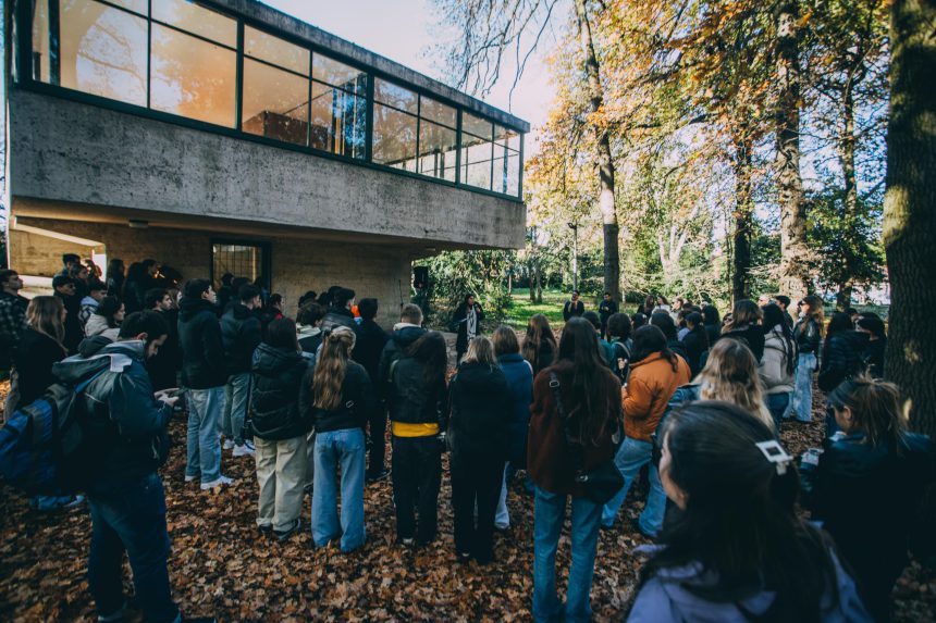 Visitas guiadas gratuitas a la Casa sobre el Arroyo, una propuesta cultural y arquitectónica ideal para disfrutar en familia