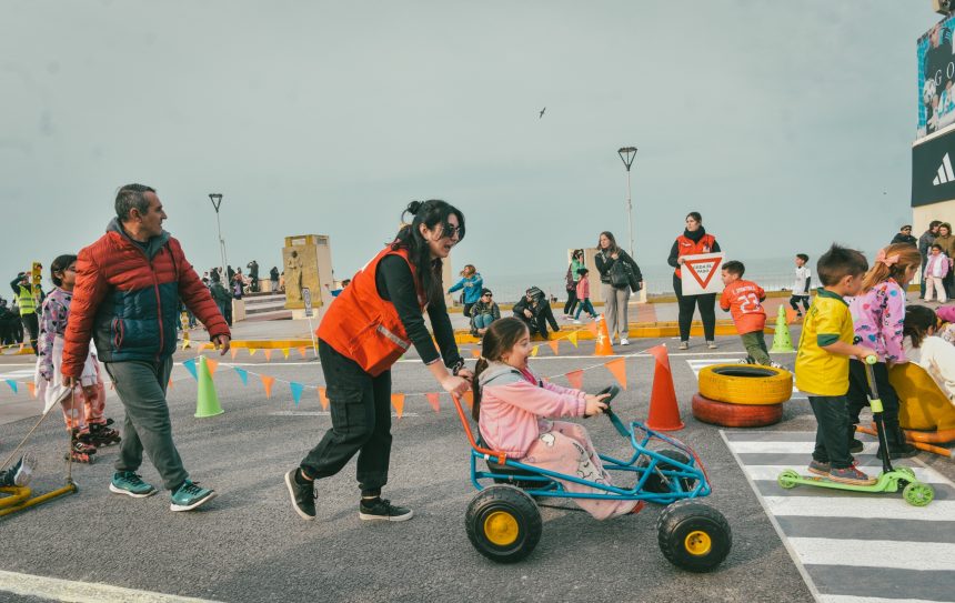 El Municipio celebra el Día del Niño con una gran fiesta en Plaza España