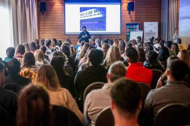 Más de 100 participantes asistieron a la capacitación en Marketing Digital