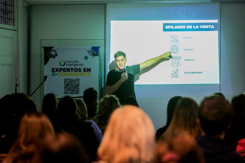 Más de 200 personas participaron en la capacitación en E-Commerce y Ecosistema Digital