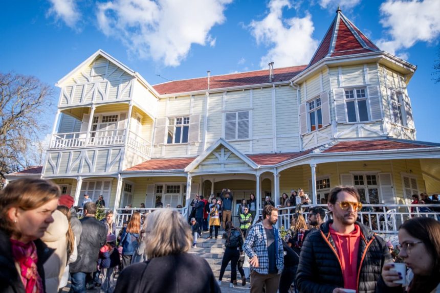 Villa Victoria presenta su agenda de octubre con muestras, teatro y música en vivo