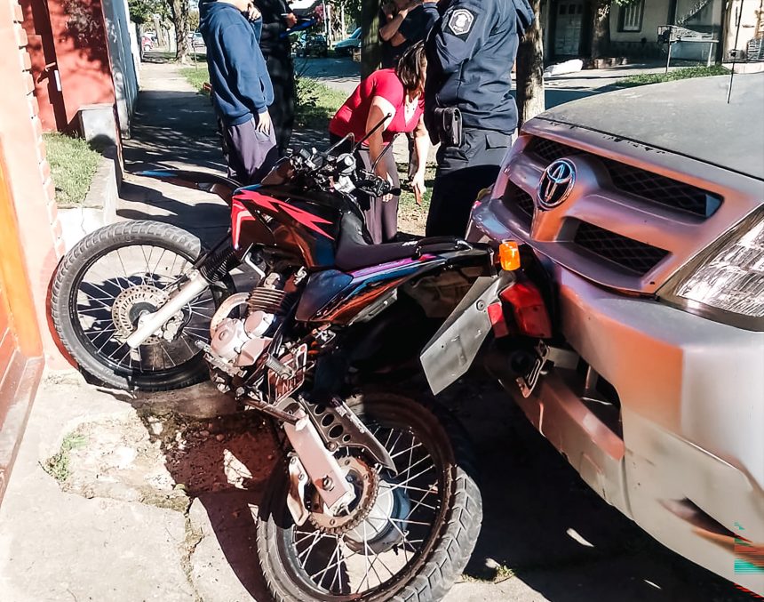 La Patrulla Municipal interceptó a un motociclista que intentó escapar de un operativo en Plaza San Cayetano