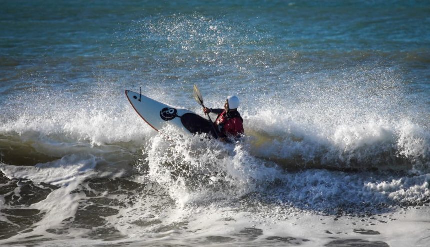 Comienza el Campeonato Latinoamericano de Waveski y Kayaksurf Mar del Plata 2025