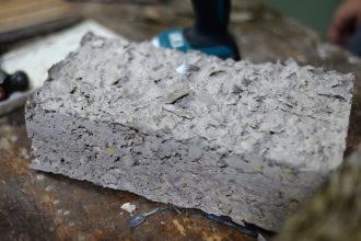 “EcoLadrillo”, proyecto de la Escuela Municipal de Formación Profesional 1 que le da un nuevo uso a los residuos