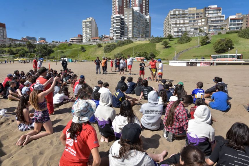 Más de 250 estudiantes participaron de una jornada educativa de seguridad en playas