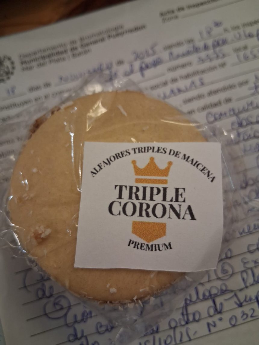 La Municipalidad prohíbe la comercialización del alfajor triple elaborado por la firma “Triple Corona”