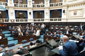 Axel Kicillof aprobó el endeudamiento en la Legislatura Bonaerense, con el apoyo del peronismo y aliados