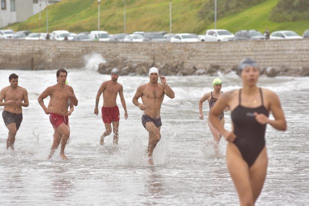 Doscientos aspirantes a guardavidas rindieron examen en la Playa Deportiva del EMDER