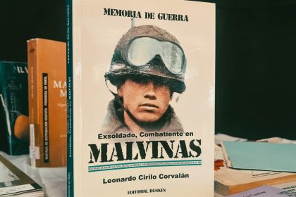 Se entregaron libros sobre la guerra de Malvinas a escuelas municipales
