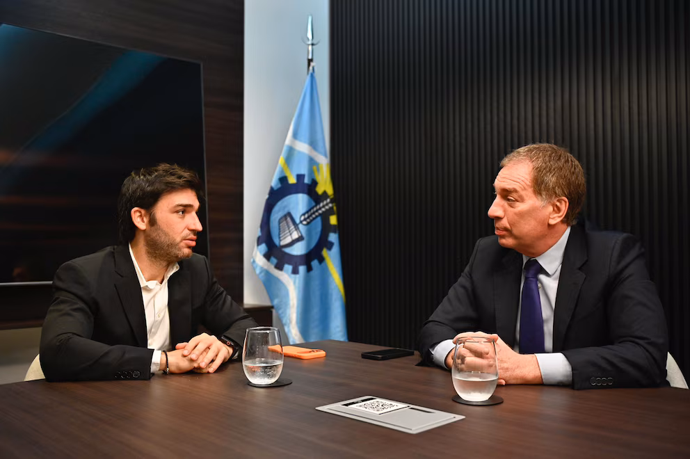 Diego Santilli reunido con el Gobernador de Chubut, Ignacio "Nacho" Torres