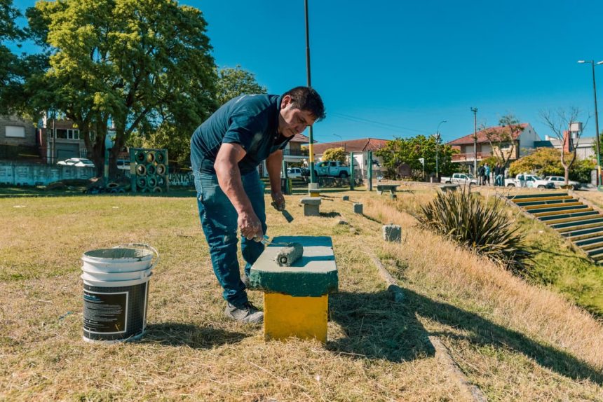 El Municipio realizó trabajos de higiene y mantenimiento en Plaza Italia