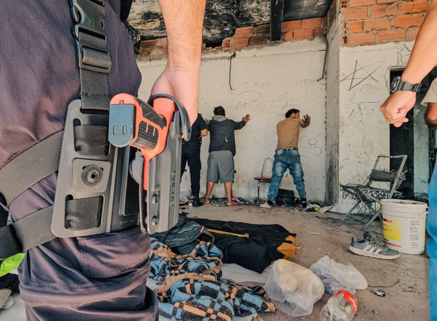 Desalojo y recuperación del espacio público en distintos puntos de la ciudad