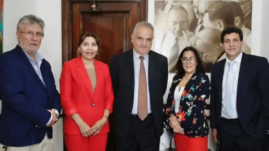 Tres Senadores peronistas abandonaron el bloque y los libertarios estarían cerca de los dos tercios con los aliados en la Cámara Alta