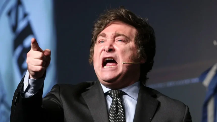 Javier Milei reconoció que los últimos meses en materia económica "fueron duros", pero pidió paciencia y arremetió nuevamente contra el periodismo