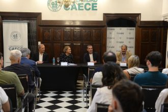 El Municipio y la Universidad CAECE renovaron el programa de cooperación técnica para productores locales