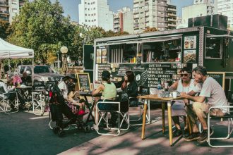 Este fin de semana largo, “Sabores sobre ruedas” y Expo Emprendedores en Plaza Mitre