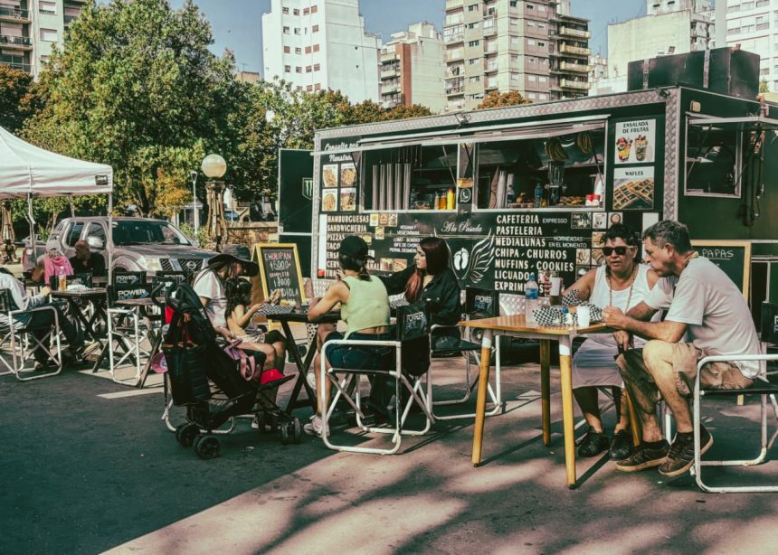 Este fin de semana largo, “Sabores sobre ruedas” y Expo Emprendedores en Plaza Mitre
