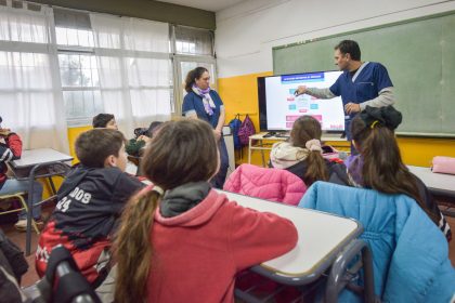 Comienzan los talleres de salud integral para adolescentes en escuelas de la ciudad