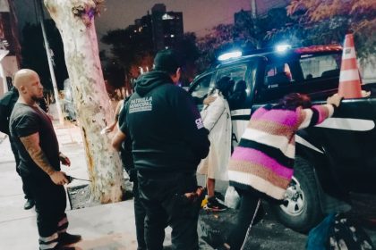 Dos delincuentes aprehendidas tras generar disturbios y agredir al personal en la vía pública