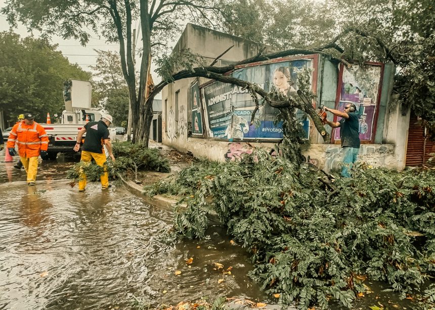 El Municipio informa la suspensión de clases para este viernes en todos los turnos y recomienda extremar recaudos ante la situación meteorológica