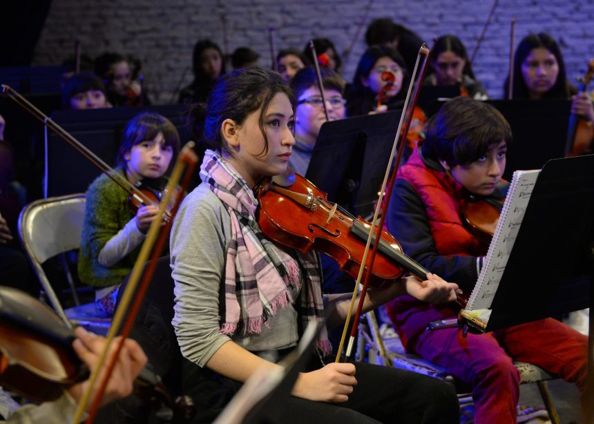 La Orquesta Municipal Infanto Juvenil se presenta en el Teatro Colón