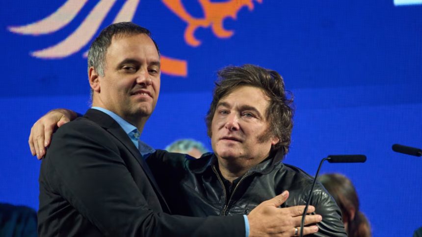 Javier Milei se refirió al caso Adorni: "Si la Justicia comprueba que es culpable yo lo eyecto de una patada en el culo"