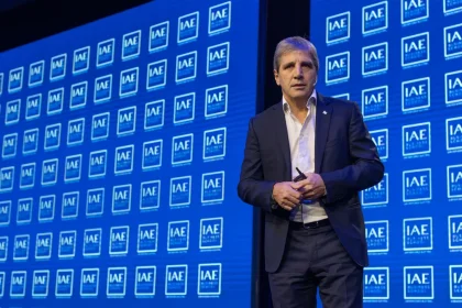 Luis Caputo: "¿En serio piensan que Axel Kicillof es un candidato potable para ser Presidente? Eso es tomar a la gente de boluda"