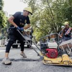 La Municipalidad avanza con obras viales y de bacheo en los barrios