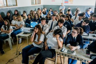 Más de 150 estudiantes secundarios ya pasaron por el Programa Tendiendo Puentes