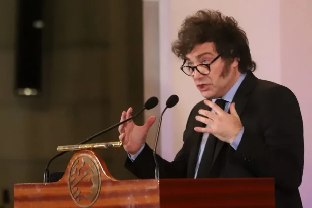 Javier Milei cruzó al Senado luego de la fallida sesión para tratar la Ley de Propiedad Privada: "Son los culpables de la atroz decadencia"