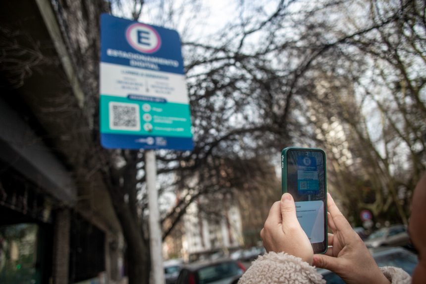 El Municipio recuerda las nuevas herramientas para estacionar de manera simple y digital