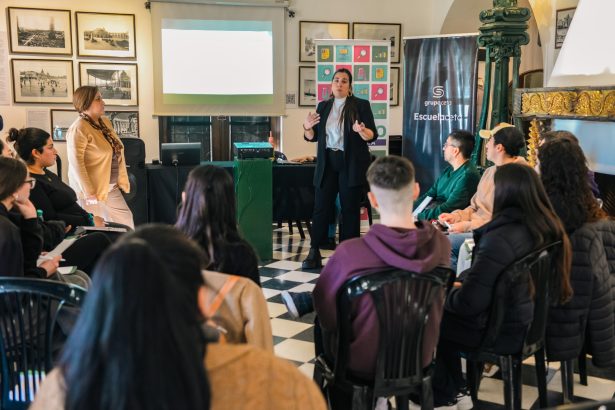 La Municipalidad participa de la Feria de Empleo de la Universidad CAECE