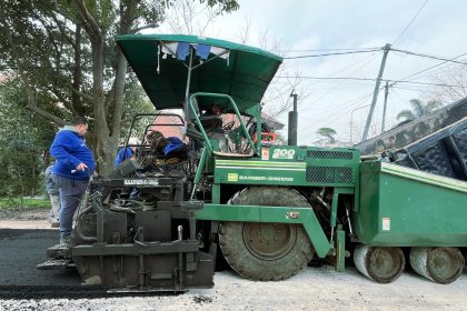 El Municipio continúa con trabajos de pavimentación en distintos barrios de la ciudad