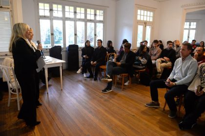 Finanzas, inteligencia artificial y logística: una capacitación para potenciar emprendimientos locales