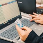 Avanza el Programa Centros de Familia, un nuevo espacio para padres y otra jornada de entrega de tarjetas