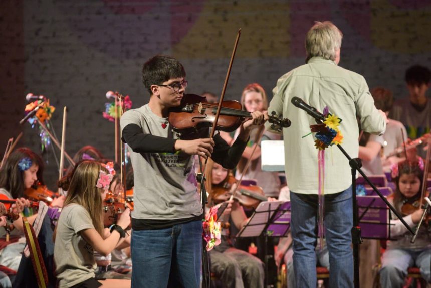 La Orquesta Municipal Infanto Juvenil vuelve a presentarse en el Teatro Colón