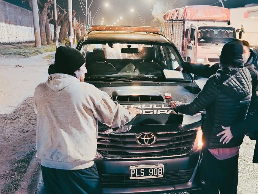 Operativo integral en Polonia y 39: un aprehendido por conducir una moto con pedido de secuestro y un delincuente del espacio público trasladado a comisaría